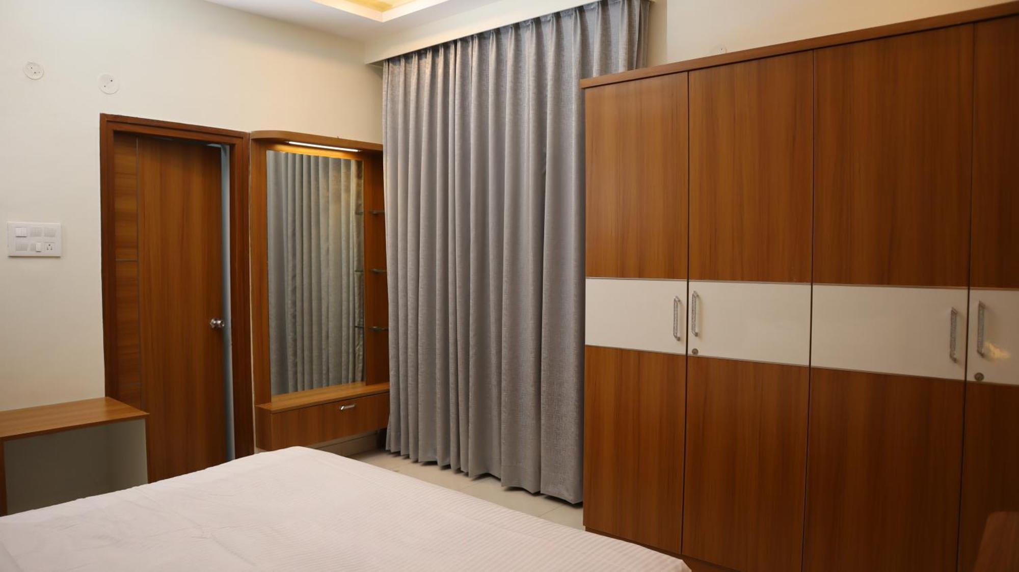Dcasa Apartment Hotel Хайдарабад Экстерьер фото